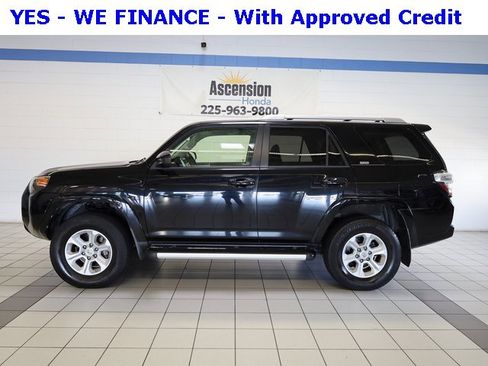 Used 2014 Toyota 4Runner SR5 image 3