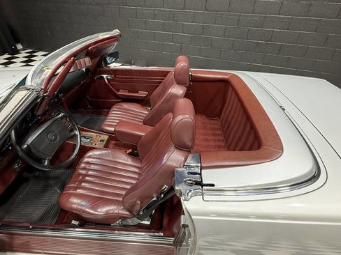 Used 1988 Mercedes-Benz 560 SL image 51