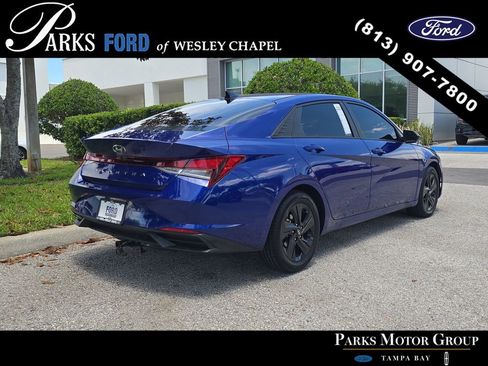 Used 2021 Hyundai Elantra SEL w/ Convenience Package FWD image 4