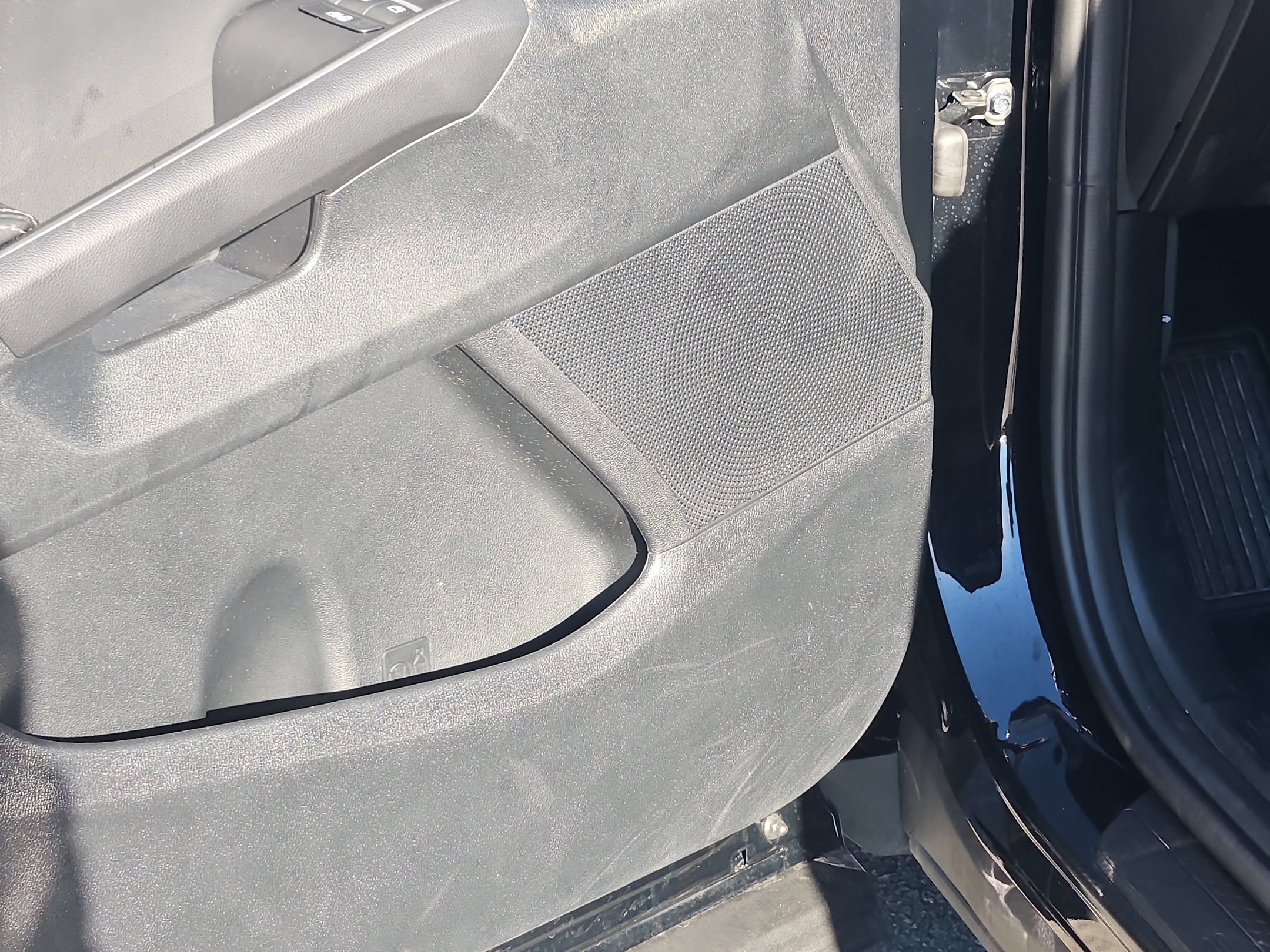 Used 2025 Kia Sorento S w/ Panoramic Sunroof Package FWD image 22