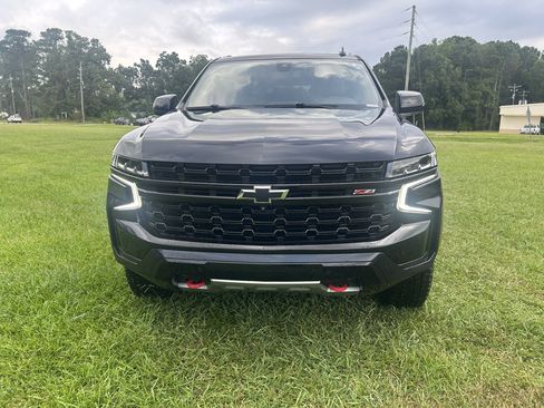 Used 2021 Chevrolet Tahoe Z71 w/ Luxury Package AWD/4WD image 3