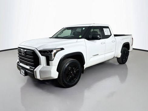 Used 2022 Toyota Tundra SR5 w/ SR5 Premium Package AWD/4WD image 8