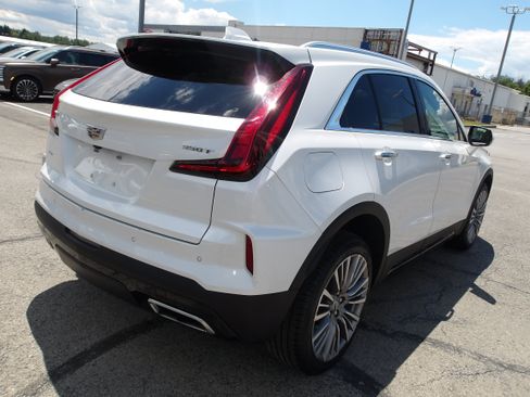 Used 2024 Cadillac XT4 Premium Luxury AWD/4WD image 8
