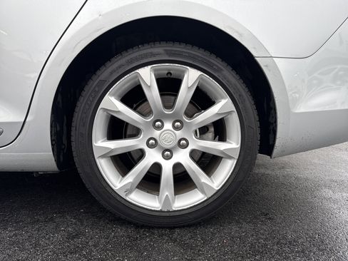 Used 2013 Buick LaCrosse Touring image 3