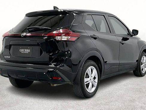 Used 2024 Nissan Kicks S image 2