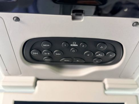 Used 2019 Chevrolet Suburban LT image 37