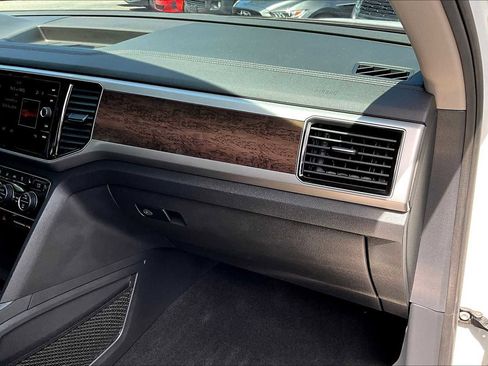 Used 2019 Volkswagen Atlas SEL Premium image 18