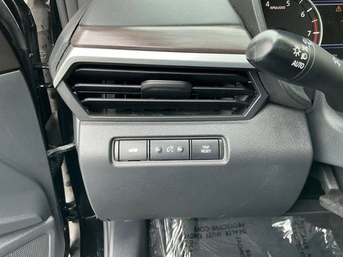 Used 2024 Nissan Altima 2.5 SV FWD image 31