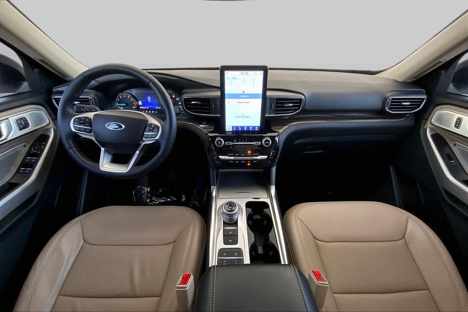 Used 2024 Ford Explorer Limited w/ Limited Technology Package RWD image 16