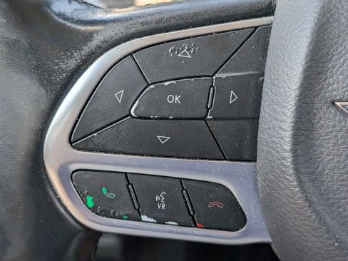 Used 2019 Chrysler 300 Touring w/ Sport Appearance Package AWD/4WD image 12