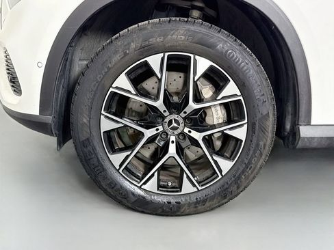 Used 2025 Mercedes-Benz GLC 350e 4MATIC image 30