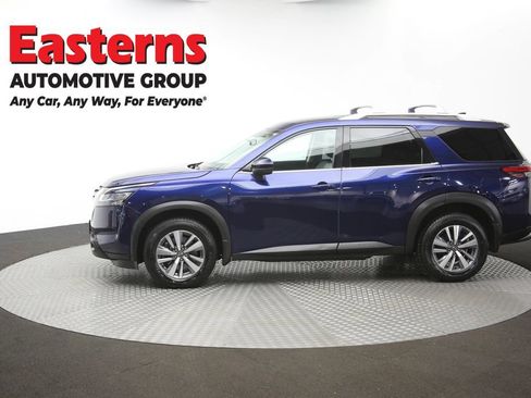 Used 2023 Nissan Pathfinder SL AWD/4WD image 60