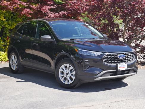 Certified 2024 Ford Escape Active AWD/4WD image 30