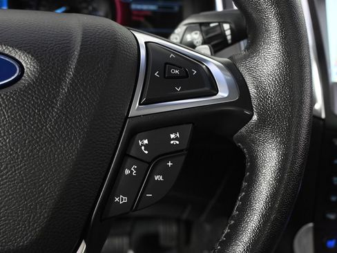 Used 2019 Ford Edge Titanium w/ Equipment Group 301A AWD/4WD image 34