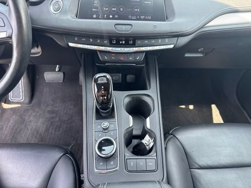 Used 2021 Cadillac XT4 Premium Luxury w/ Cold Weather Package AWD/4WD image 13