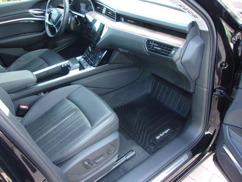 Used 2019 Audi e-tron Premium Plus AWD/4WD image 28