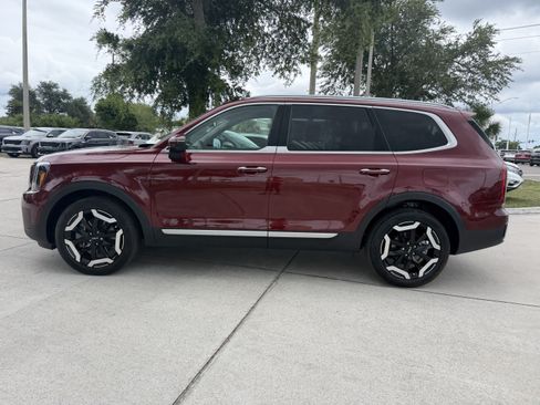 Certified 2024 Kia Telluride S FWD image 7