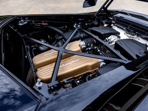 Used 2021 Lamborghini Huracan STO RWD image 42