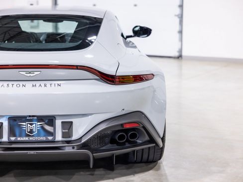 Used 2023 Aston Martin V8 Vantage Coupe RWD image 13