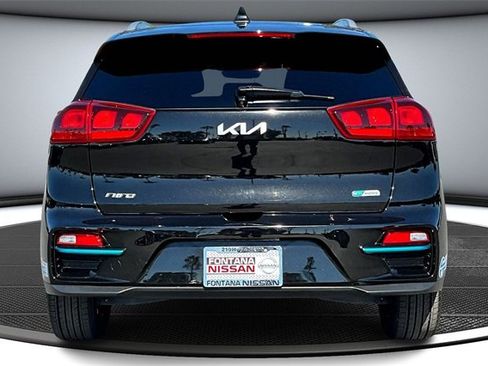 Used 2022 Kia Niro EX image 5