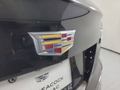 Used 2021 Cadillac XT4 Sport w/ Enhanced Visibility Package FWD image 7