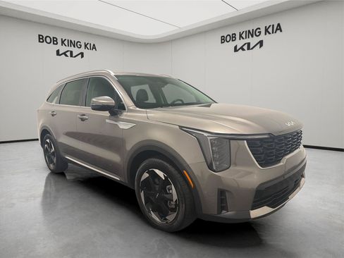 Used 2025 Kia Sorento EX AWD/4WD image 7