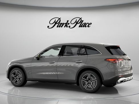 Used 2026 Mercedes-Benz GLC 300 4MATIC image 11