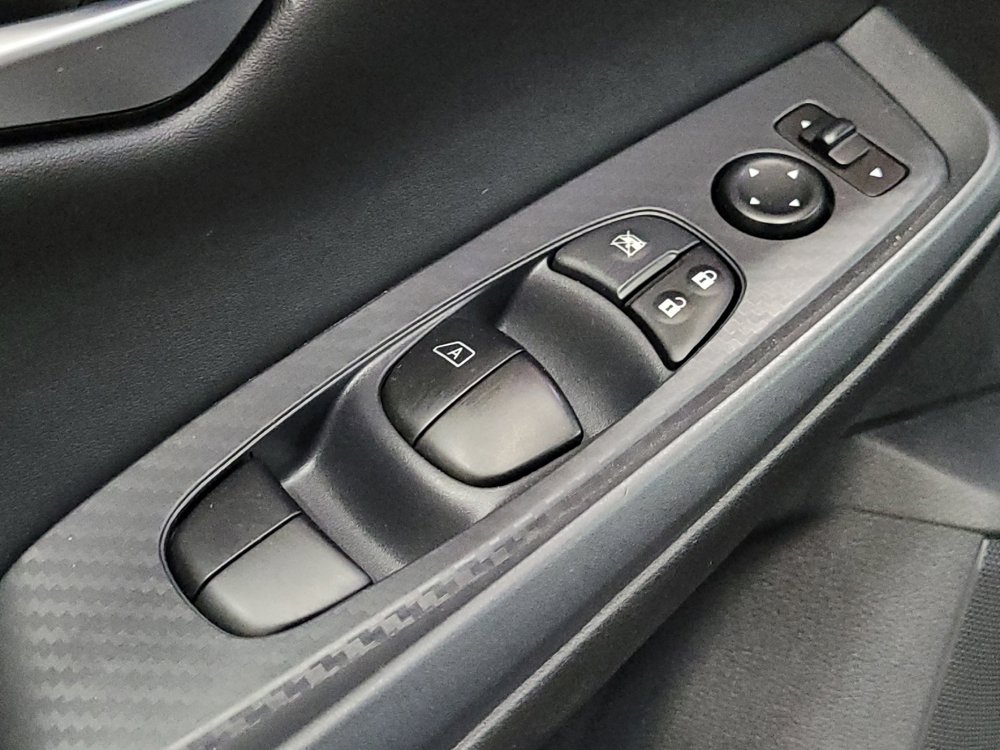 Used 2025 Nissan Sentra SV FWD image 27