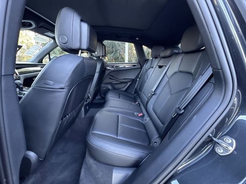 Certified 2025 Porsche Macan image 19