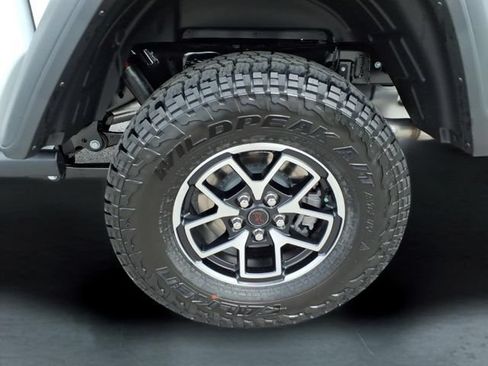 New 2026 Jeep Gladiator Rubicon w/ Steel Power Dome Hood Package AWD/4WD image 10