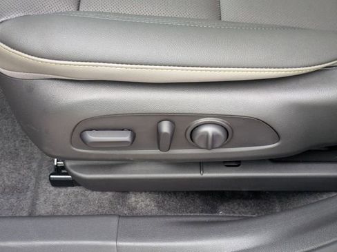 New 2026 Chevrolet Trax ACTIV w/ Sunroof Package FWD image 12