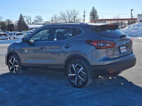 Used 2021 Nissan Rogue Sport SL w/ Premium Package image 4