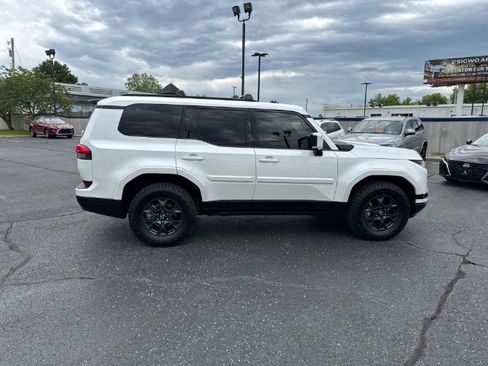 Used 2025 Lexus GX 550 w/ Accessory Package (2T) AWD/4WD image 6