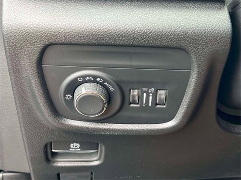 Certified 2023 Jeep Grand Cherokee Altitude image 25