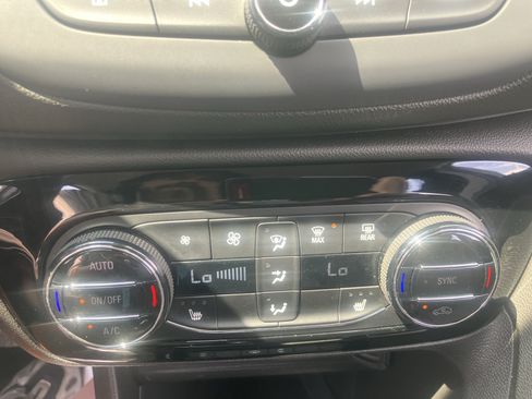 Used 2020 Buick Encore GX Select FWD image 29