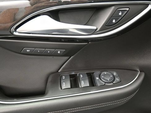 Used 2024 Buick Envision Preferred AWD/4WD image 24