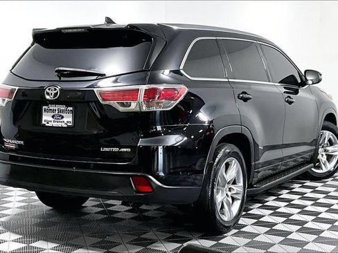 Used 2015 Toyota Highlander Limited Platinum AWD/4WD image 12