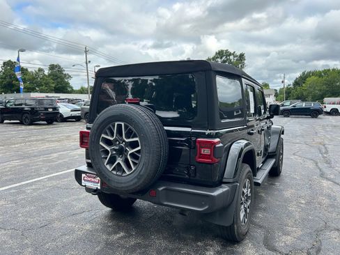 Certified 2024 Jeep Wrangler Unlimited Sahara w/ Safety Group AWD/4WD image 8