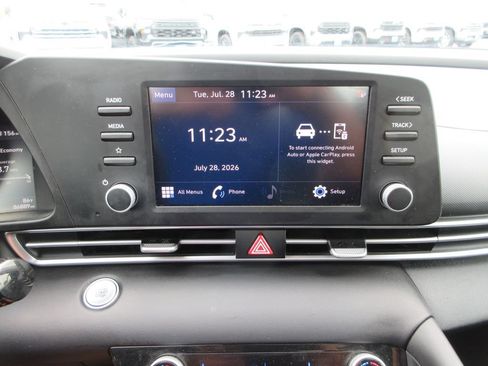Used 2022 Hyundai Elantra SEL FWD image 29