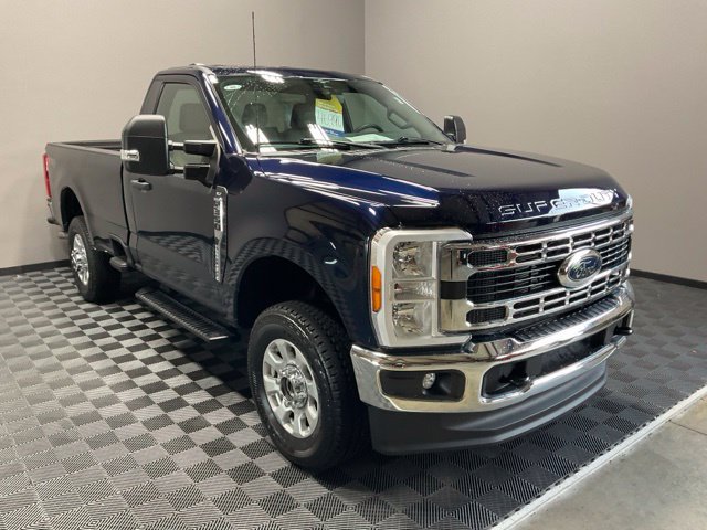 Used 2023 Ford F350 XLT w/ FX4 Off-Road Package AWD/4WD image 2