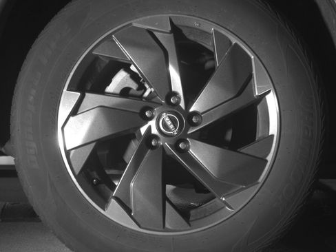 Used 2025 Nissan Rogue SV AWD/4WD image 15
