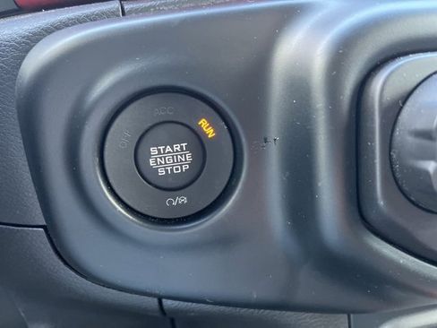 Used 2023 Jeep Gladiator Rubicon w/ Cold Weather Group image 28