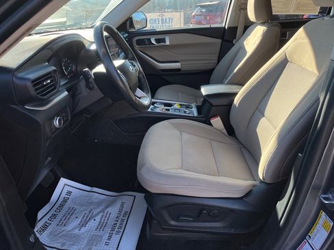 Used 2022 Ford Explorer XLT w/ Class IV Trailer Tow Package image 17