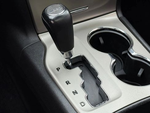 Used 2013 Jeep Grand Cherokee Limited image 25