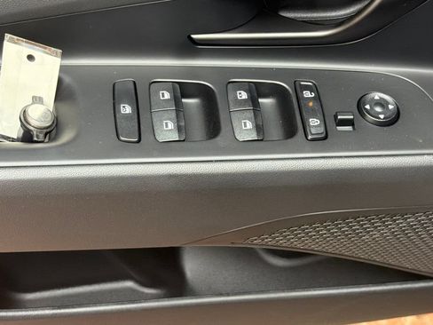 New 2026 Hyundai Elantra SEL Sport FWD image 21