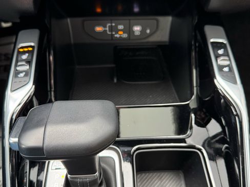 Used 2024 Kia Sorento SX Prestige w/ Olive Brown Leather Package image 20