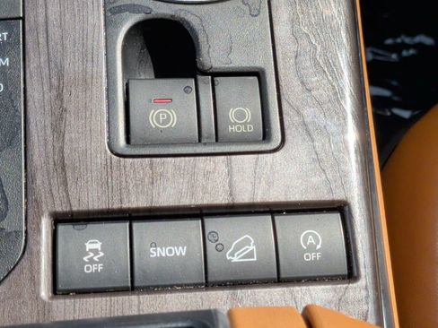 Used 2022 Toyota Highlander Platinum AWD/4WD image 30