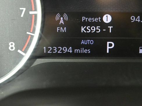 Used 2021 Nissan Rogue S AWD/4WD image 25