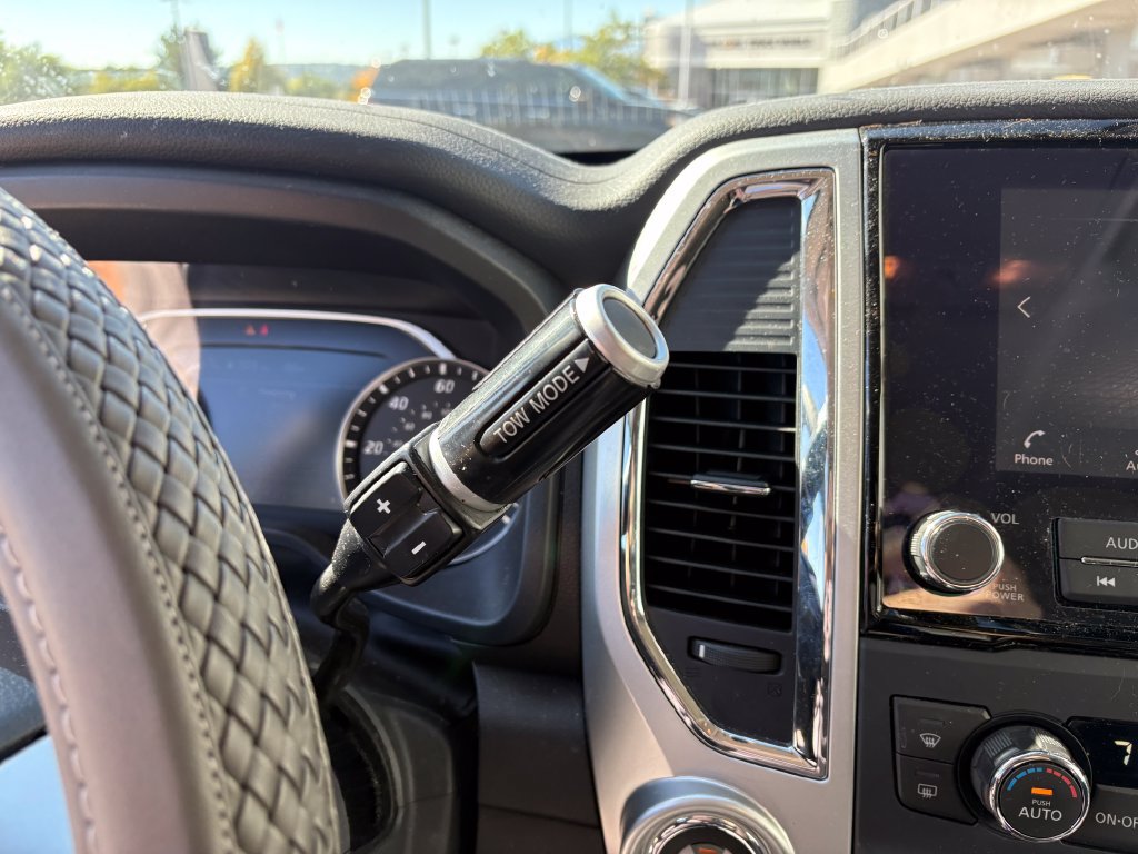 Used 2024 Nissan Titan SV w/ SV Convenience Package AWD/4WD image 23