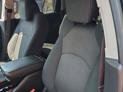 Used 2014 Chevrolet Traverse LT w/ All-Star Edition image 19